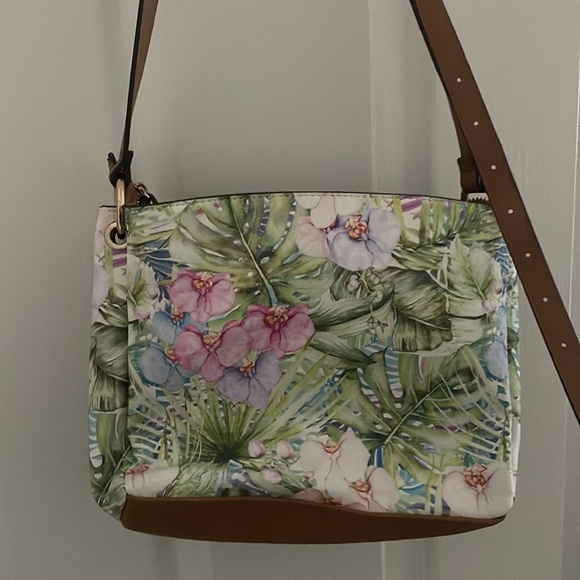 Brand new   Never used    Smoke free home    Colorful  perfect for spring - Picture 4 of 4